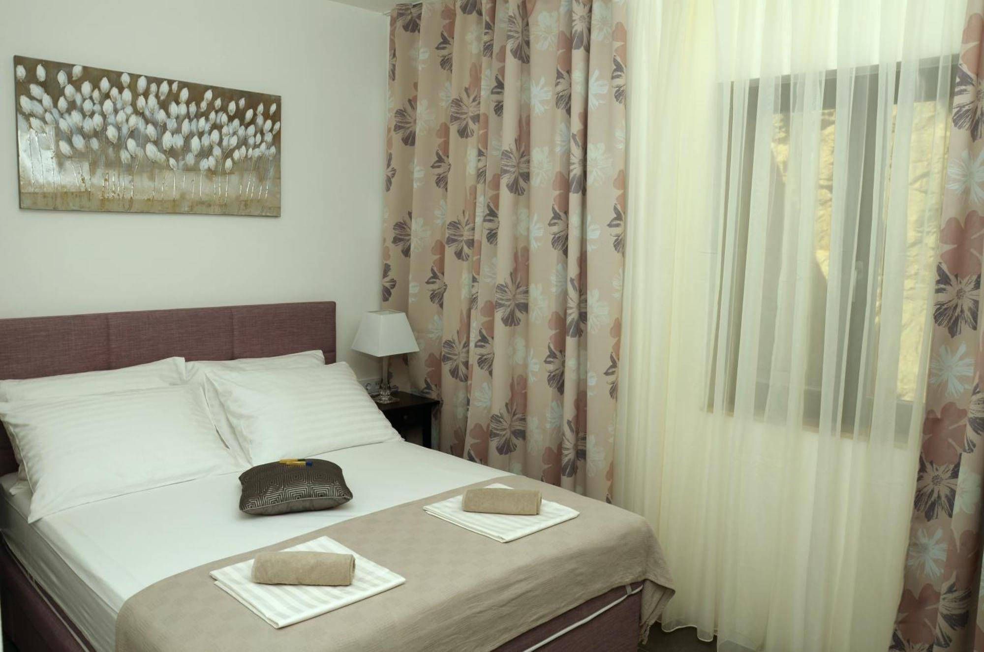 Lozna Residence Postira Zewnętrze zdjęcie