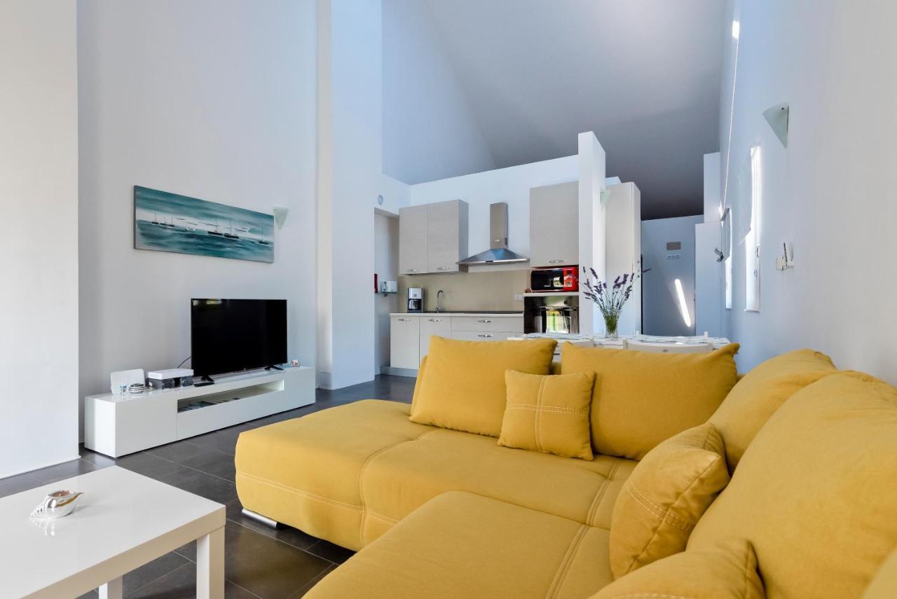 Lozna Residence Postira Zewnętrze zdjęcie